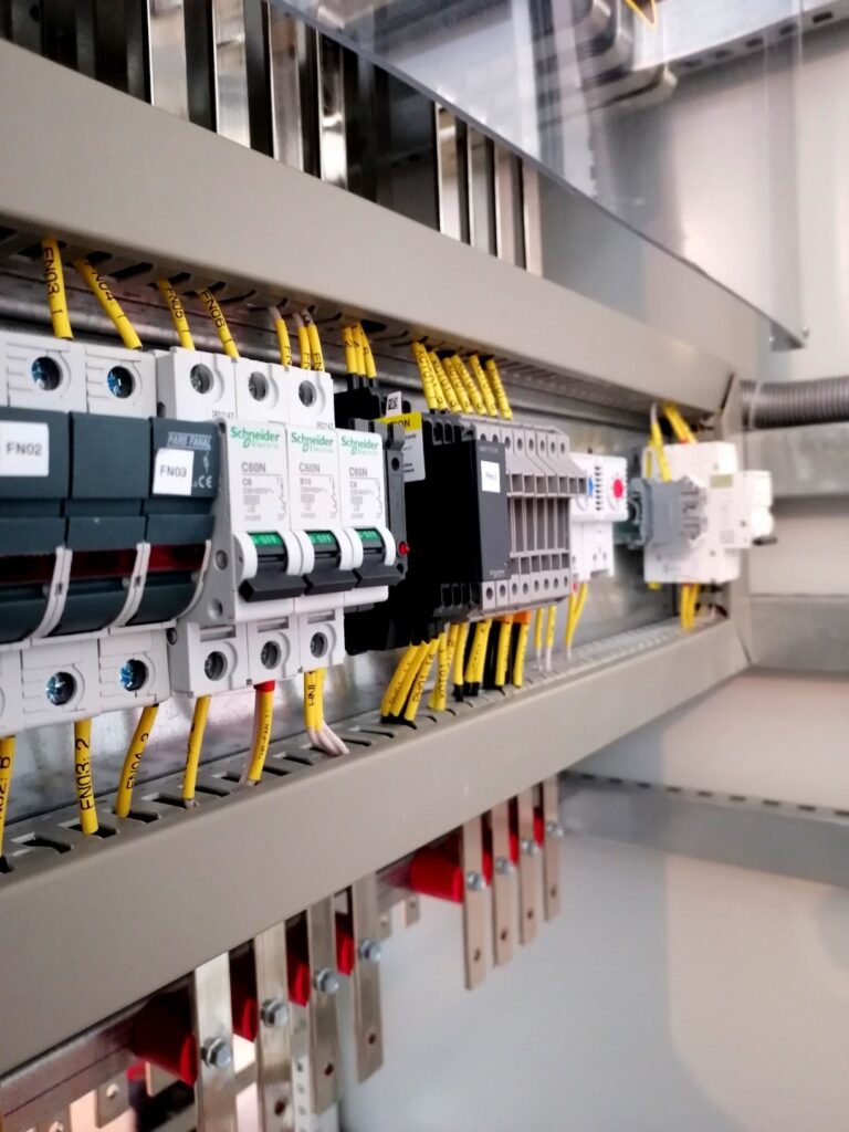 施耐德电气元件