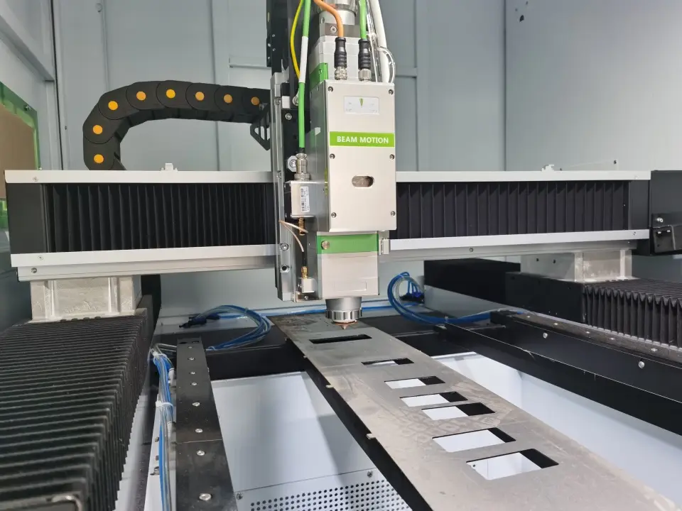 laser cutting machine